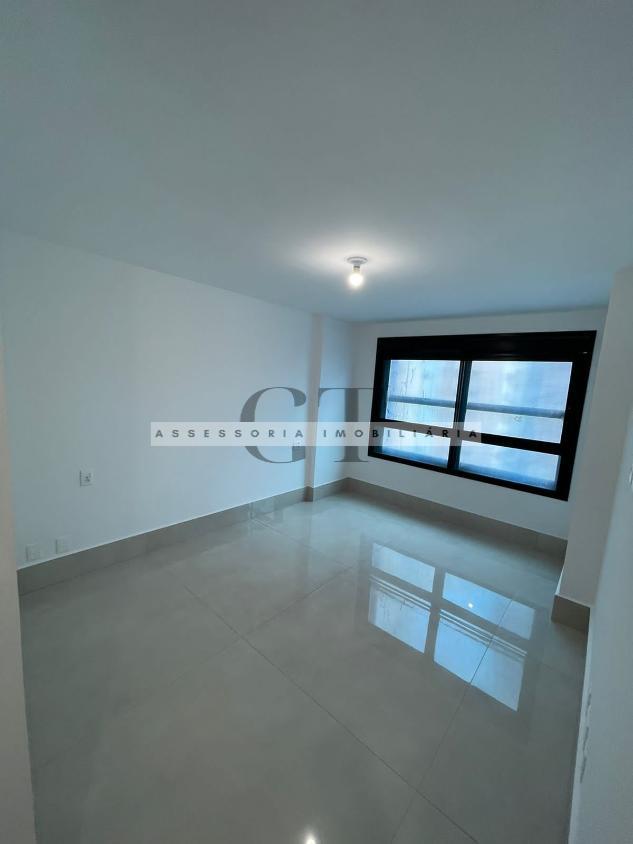 Apartamento à venda com 4 quartos, 221m² - Foto 7