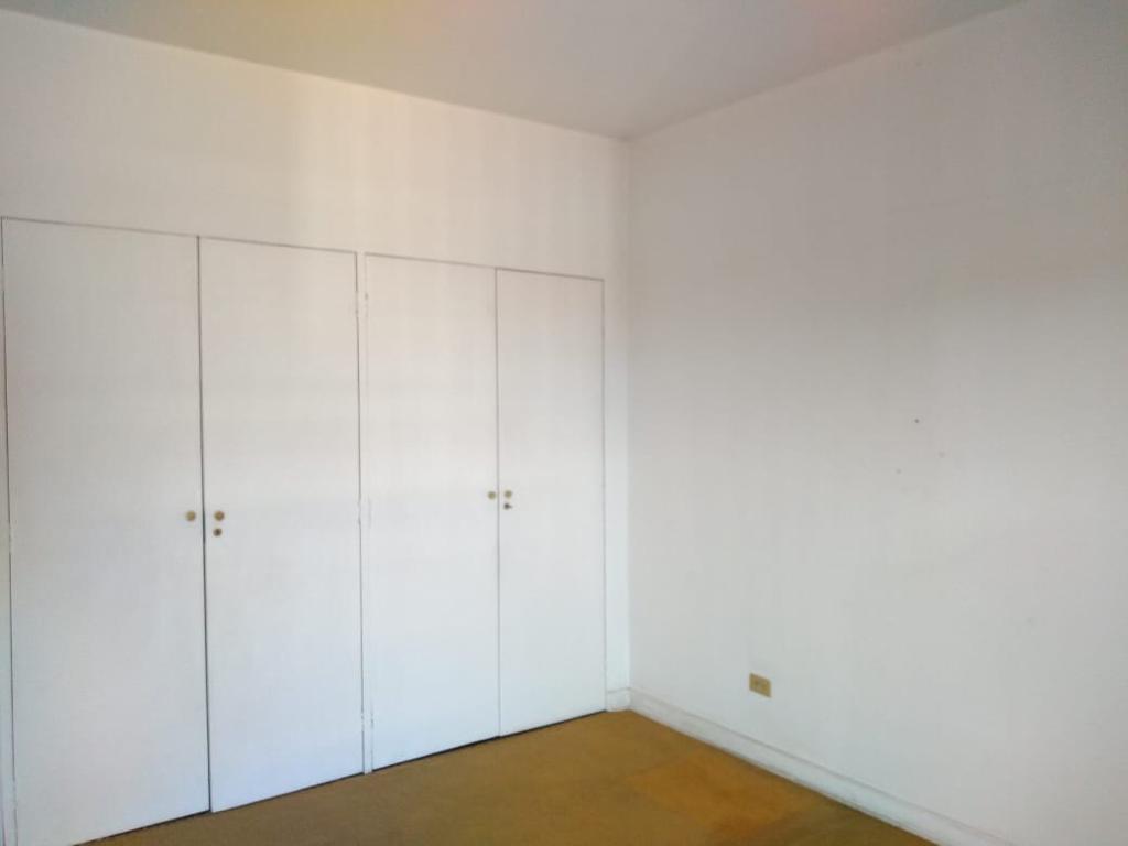 Casa à venda com 3 quartos, 271m² - Foto 9