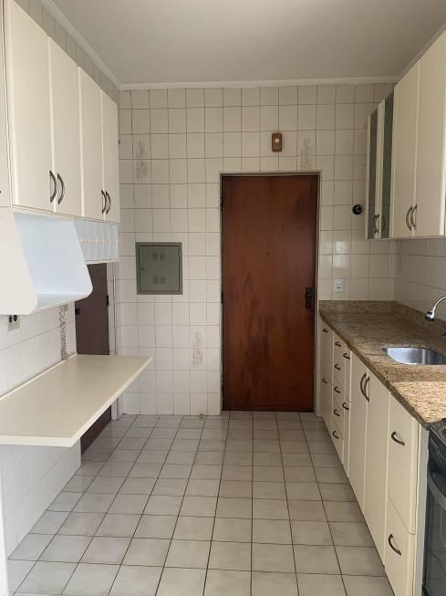 Apartamento à venda com 3 quartos, 95m² - Foto 9