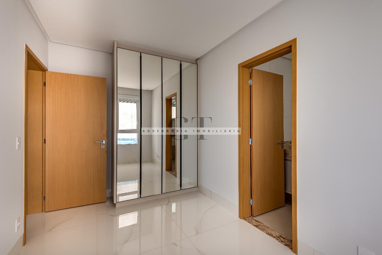 Apartamento à venda com 4 quartos, 180m² - Foto 4