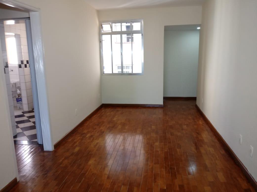 Apartamento para alugar com 2 quartos, 70m² - Foto 4