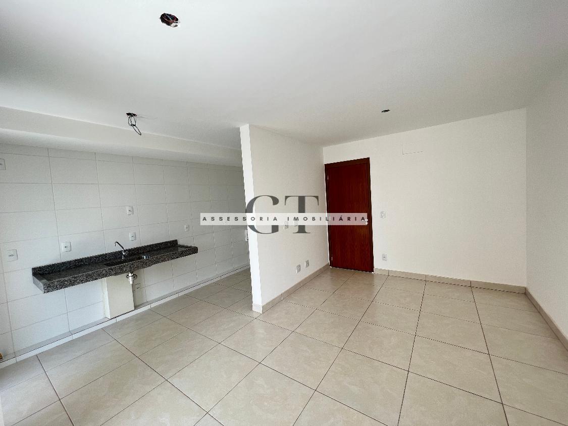 Apartamento à venda com 3 quartos, 75m² - Foto 2