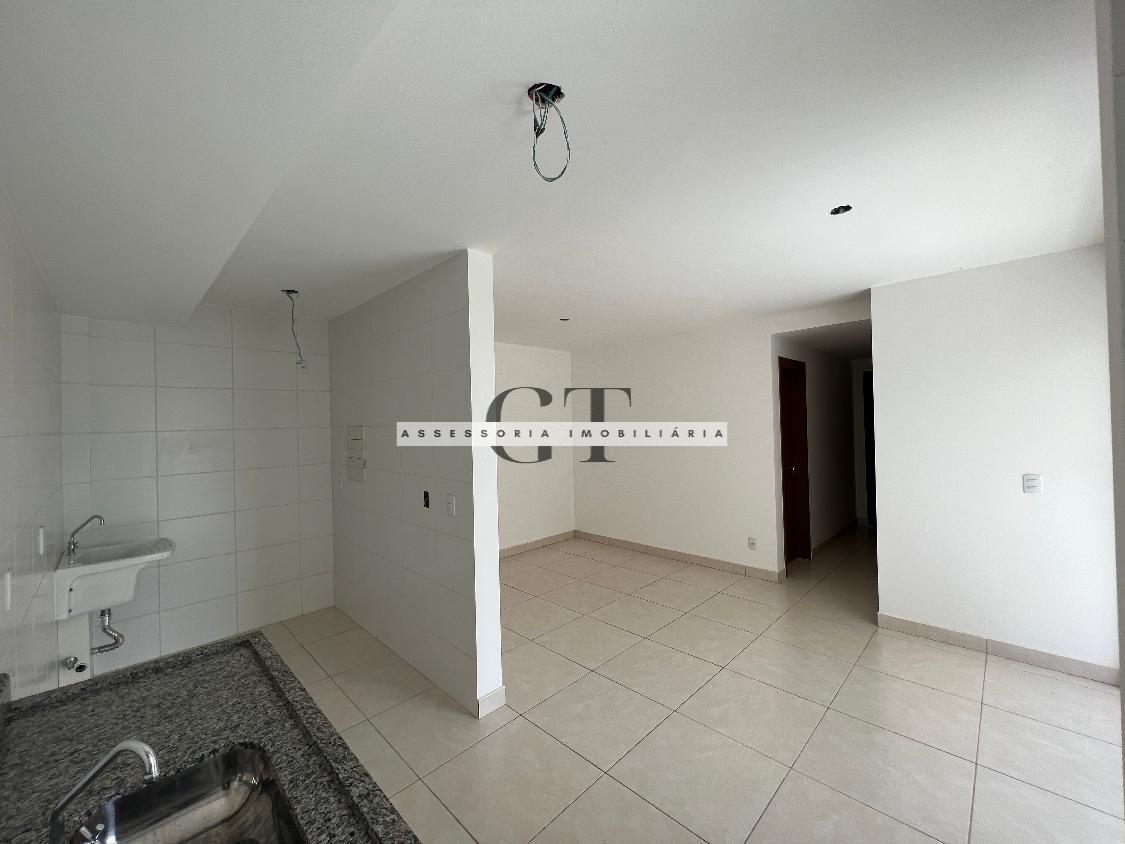 Apartamento à venda com 3 quartos, 75m² - Foto 4