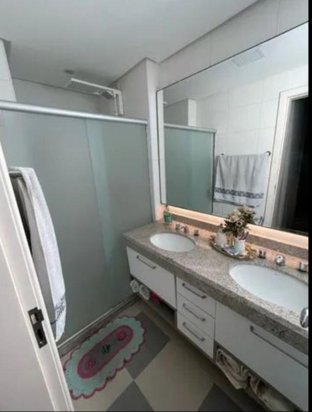 Apartamento à venda com 3 quartos, 123m² - Foto 2