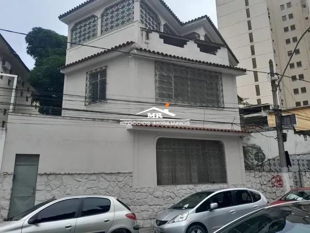 Casa à venda com 16 quartos, 250m² - Foto 2