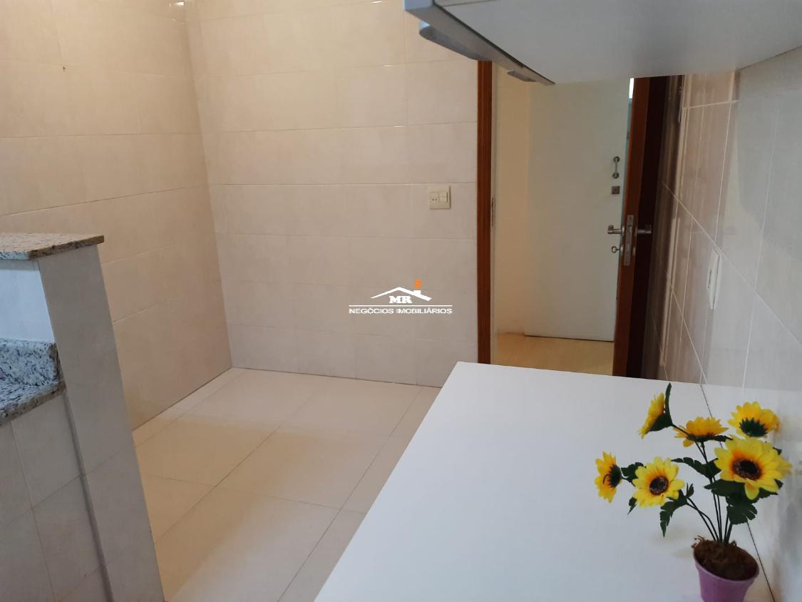 Apartamento à venda com 3 quartos, 140m² - Foto 26