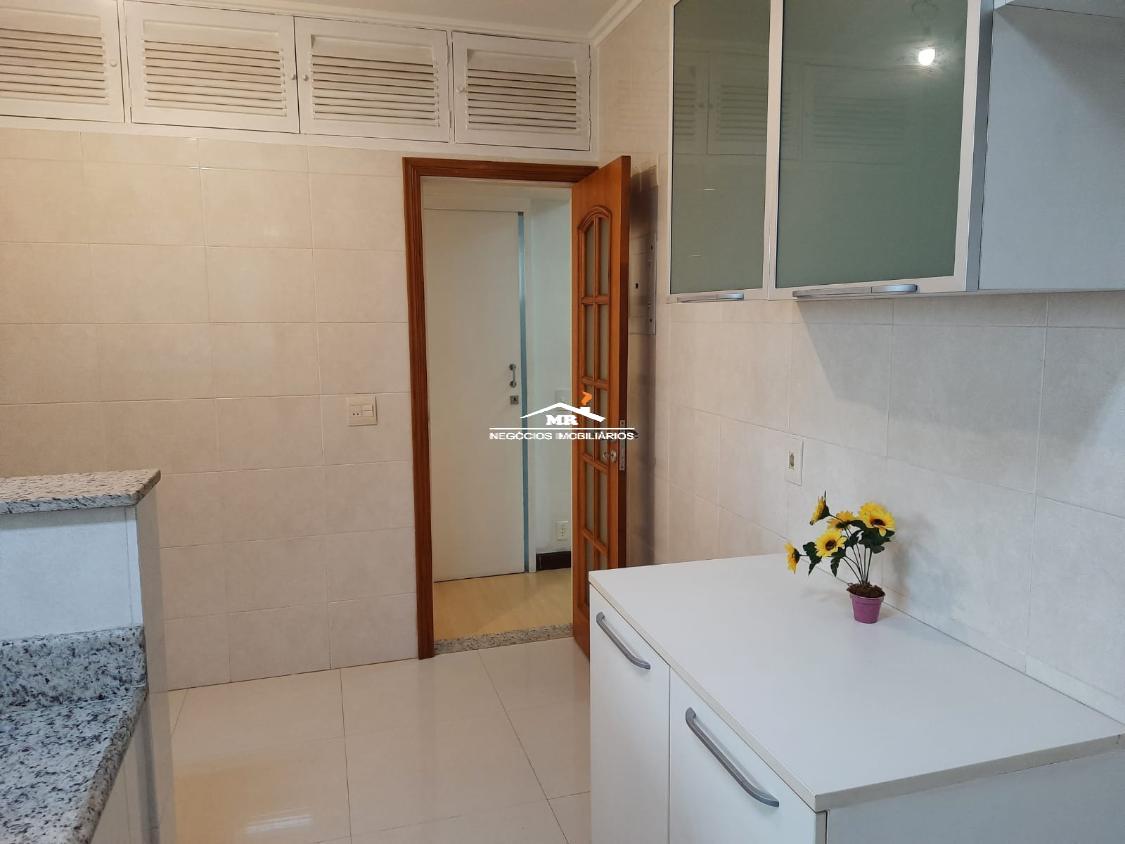 Apartamento à venda com 3 quartos, 140m² - Foto 25