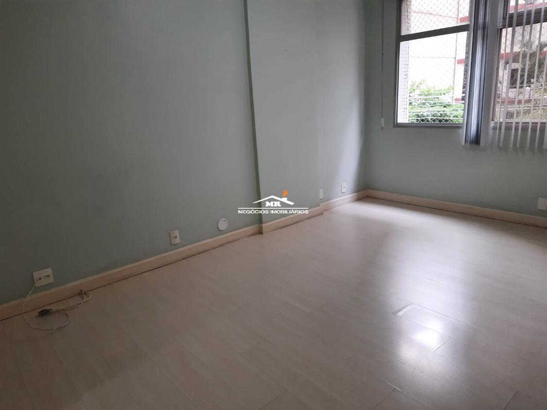 Apartamento à venda com 3 quartos, 140m² - Foto 17