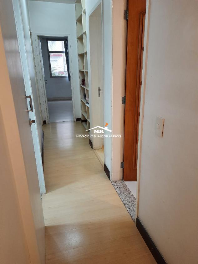 Apartamento à venda com 3 quartos, 140m² - Foto 4