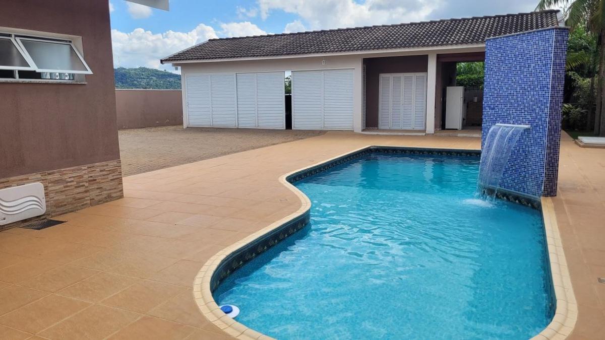 Casa de Condomínio à venda com 4 quartos, 324m² - Foto 1