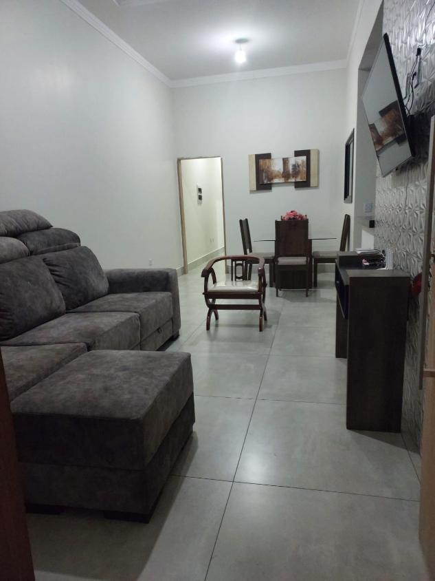 Casa à venda com 2 quartos, 69m² - Foto 2