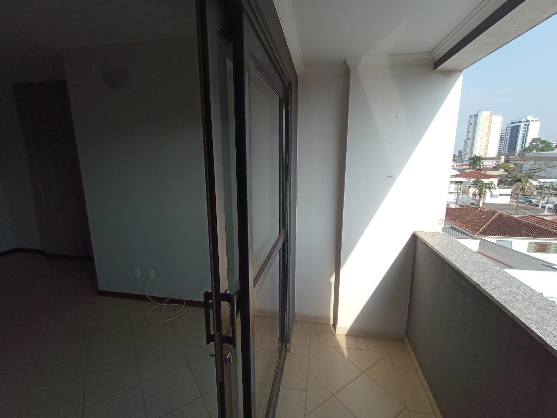 Apartamento à venda com 3 quartos, 85m² - Foto 3