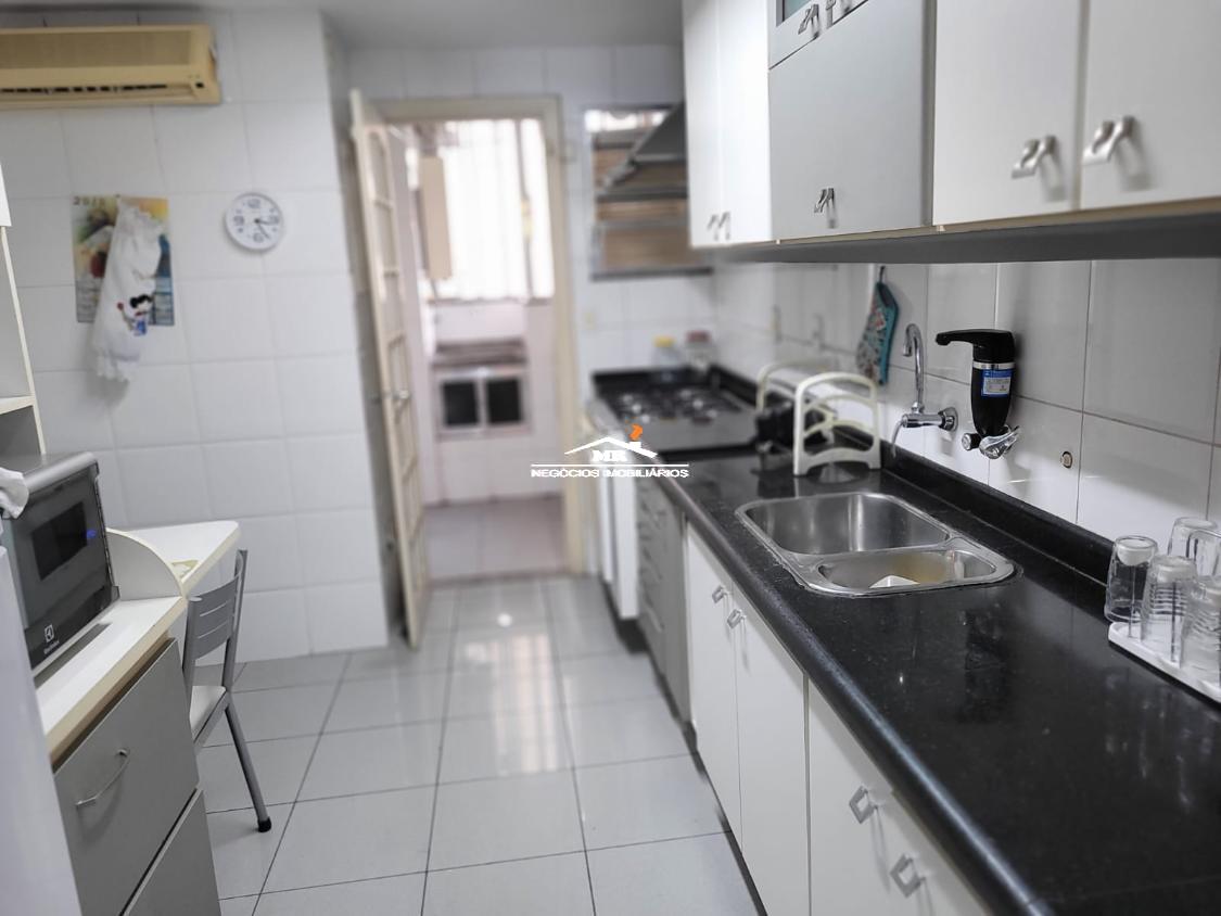 Apartamento à venda com 3 quartos, 196m² - Foto 24