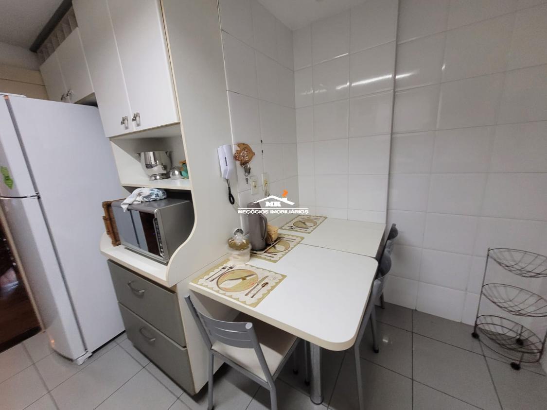 Apartamento à venda com 3 quartos, 196m² - Foto 27