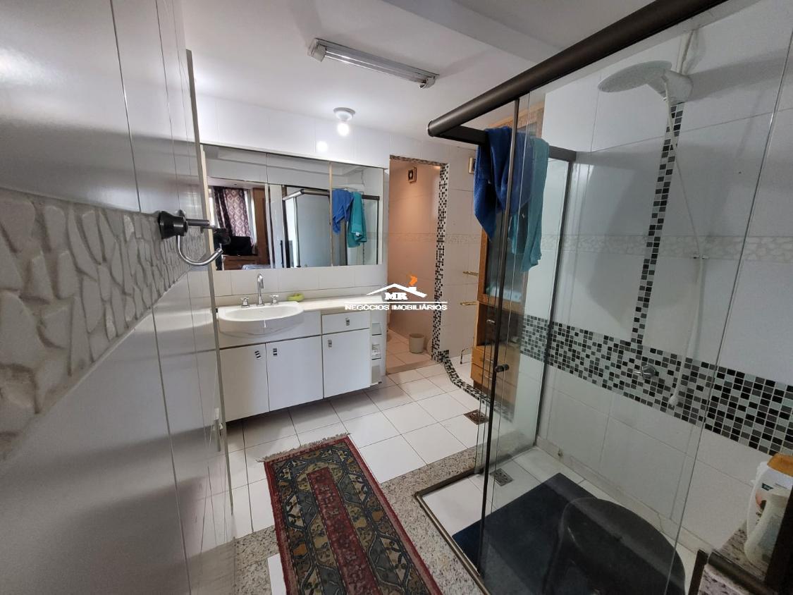 Apartamento à venda com 3 quartos, 196m² - Foto 15