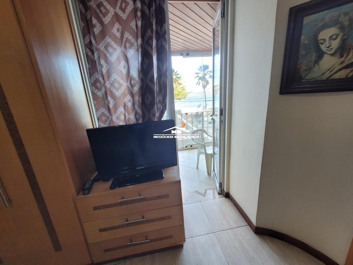 Apartamento à venda com 3 quartos, 196m² - Foto 9