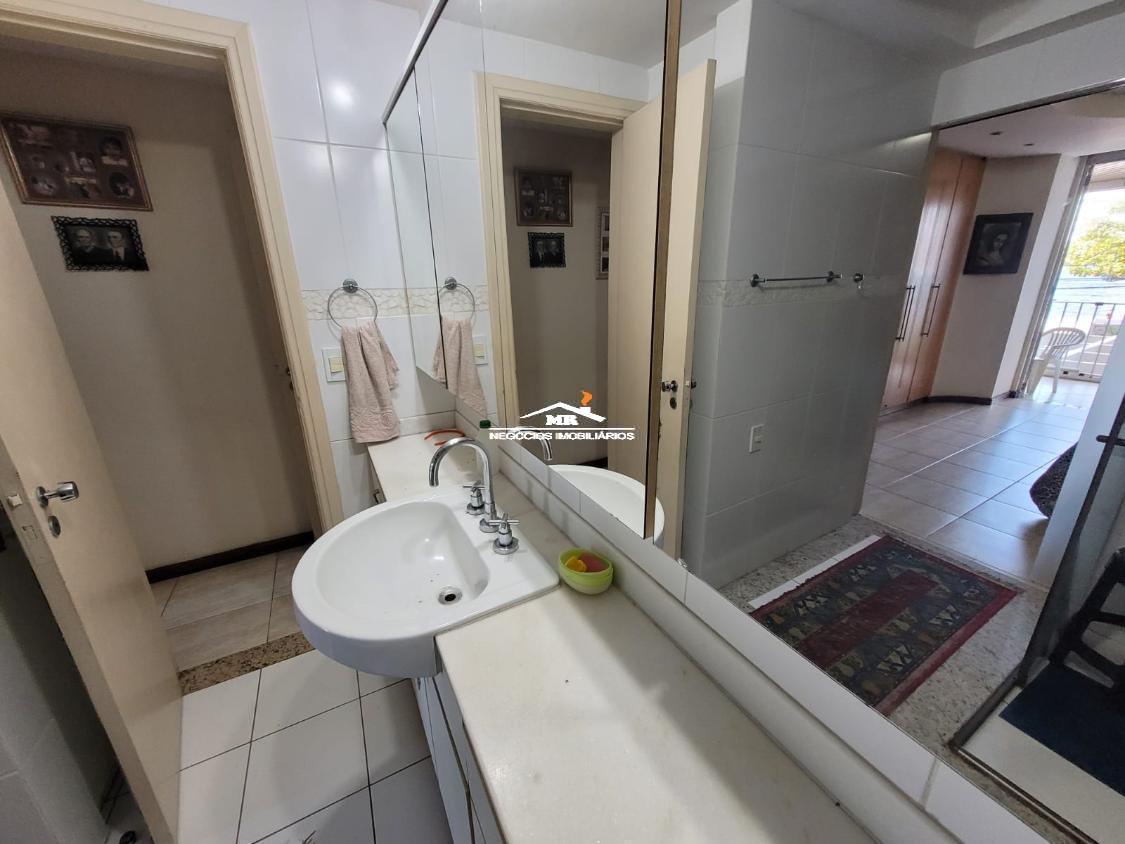 Apartamento à venda com 3 quartos, 196m² - Foto 17