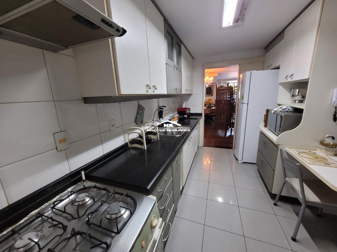 Apartamento à venda com 3 quartos, 196m² - Foto 26