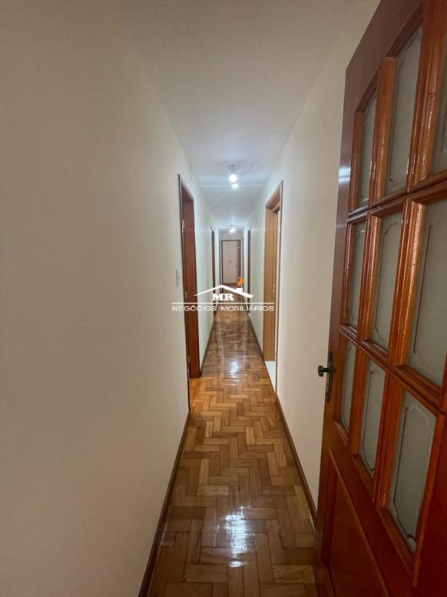 Apartamento à venda com 4 quartos, 211m² - Foto 4