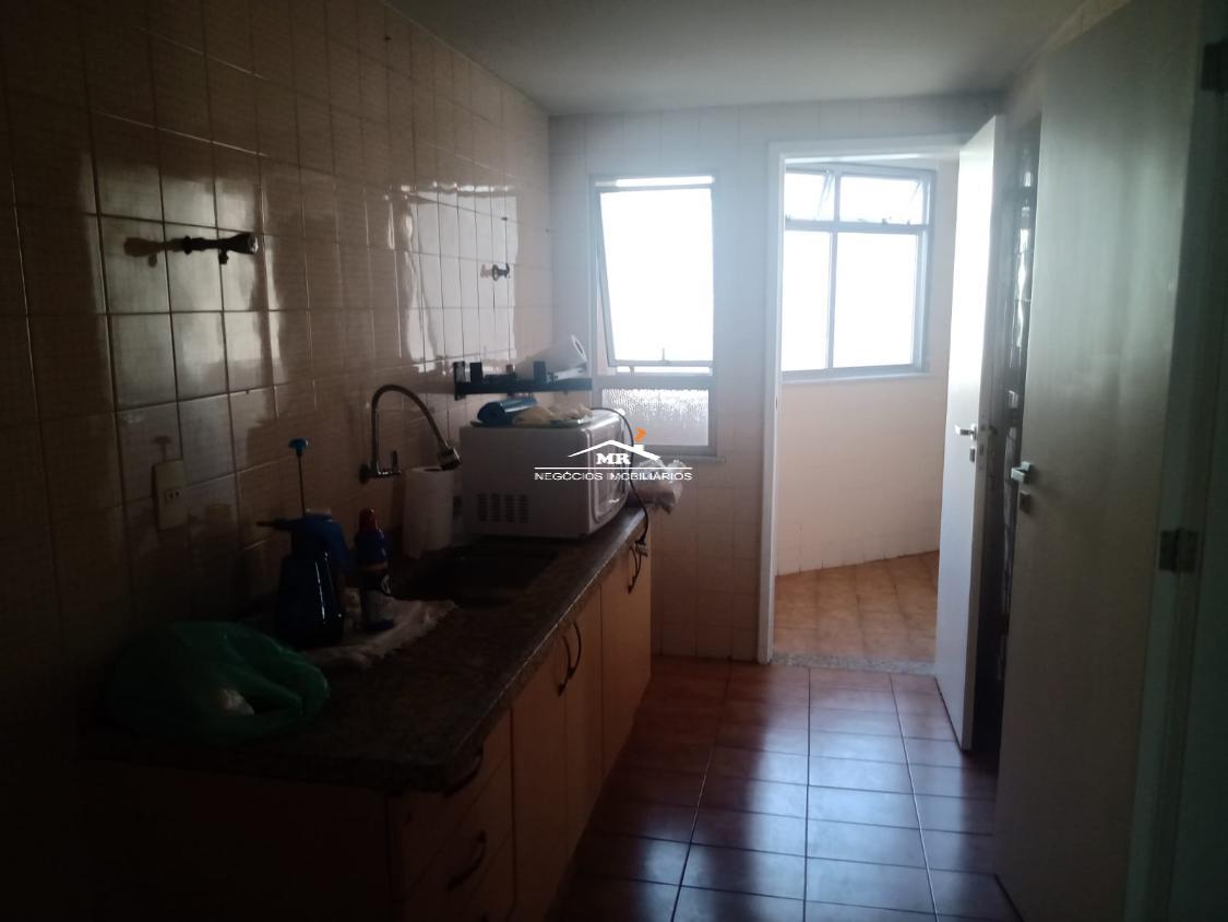 Apartamento à venda com 2 quartos, 95m² - Foto 18