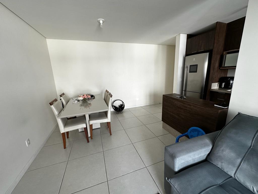 Apartamento à venda com 3 quartos, 97m² - Foto 2