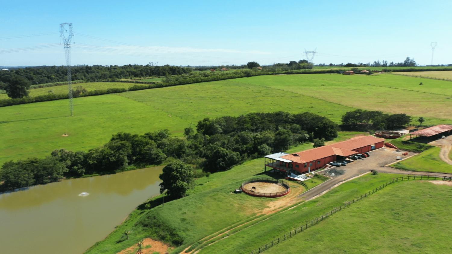 Fazenda à venda com 3 quartos, 532400m² - Foto 1