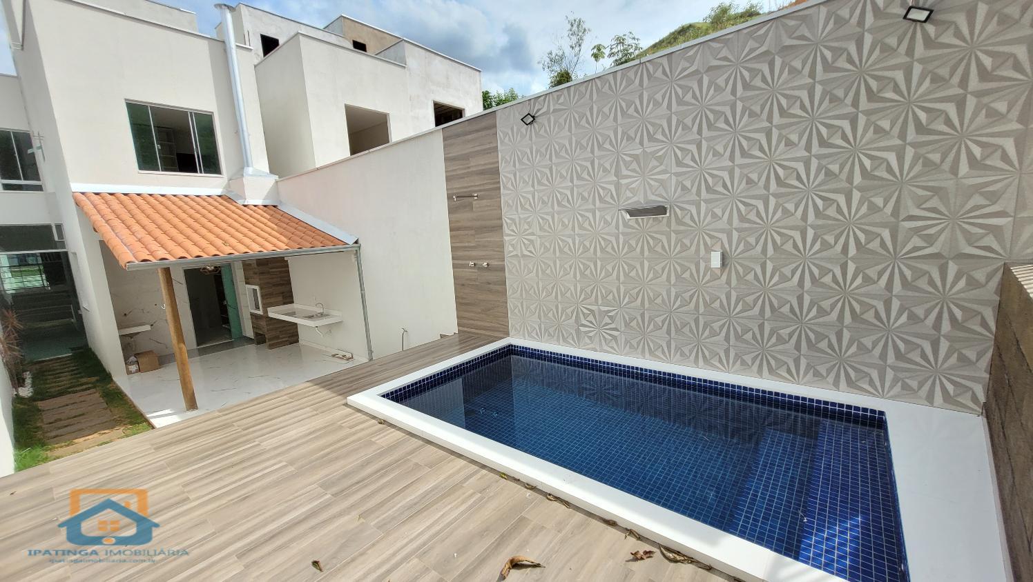 Casa geminada no bairro Fontes em Ipatinga