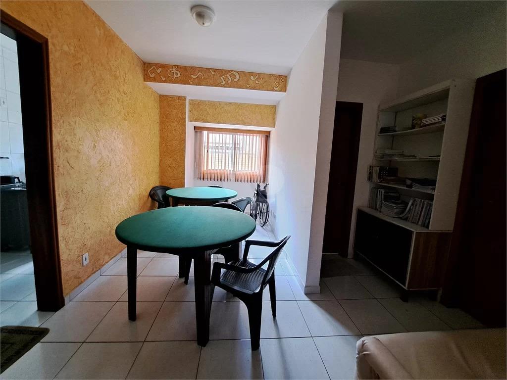 Apartamento à venda com 2 quartos, 75m² - Foto 4