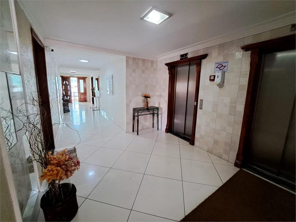 Apartamento à venda com 2 quartos, 75m² - Foto 18