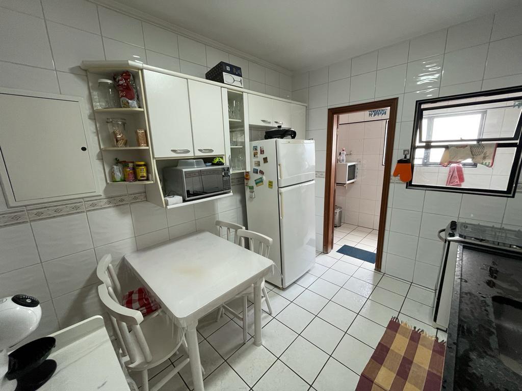 Apartamento à venda com 3 quartos, 120m² - Foto 11