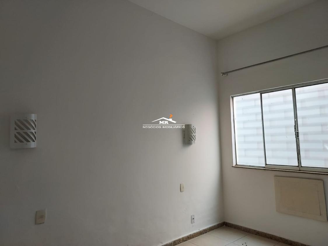 Casa à venda com 4 quartos, 200m² - Foto 13