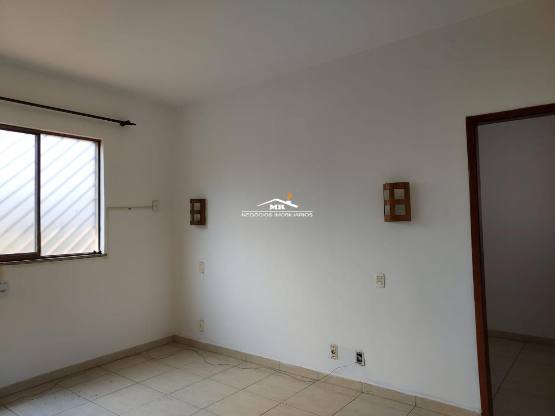 Casa à venda com 4 quartos, 200m² - Foto 11