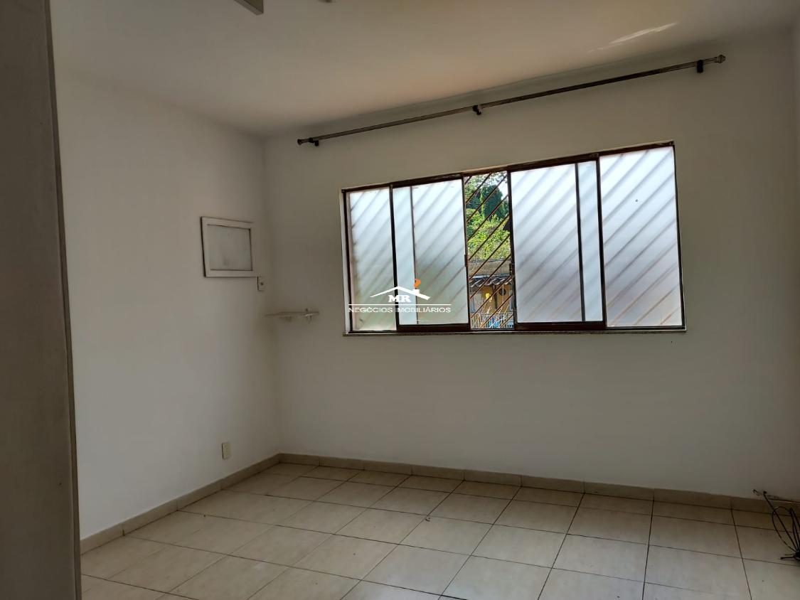 Casa à venda com 4 quartos, 200m² - Foto 8