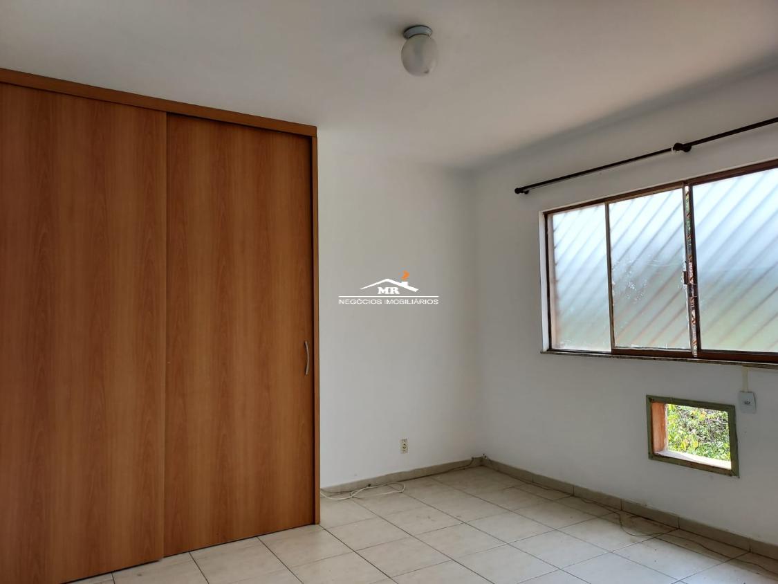 Casa à venda com 4 quartos, 200m² - Foto 9