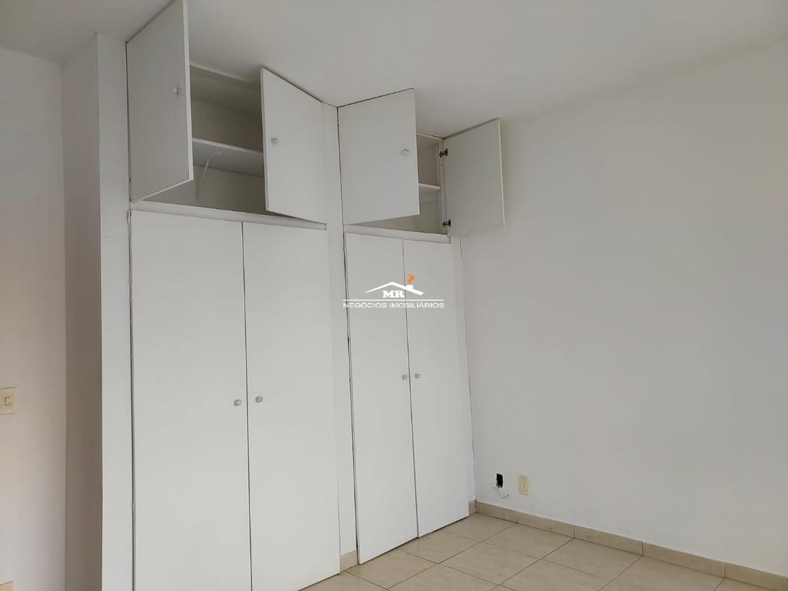 Casa à venda com 4 quartos, 200m² - Foto 12