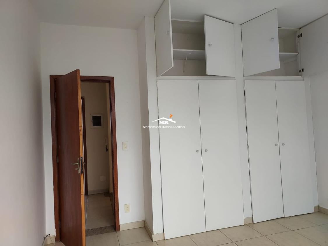 Casa à venda com 4 quartos, 200m² - Foto 15