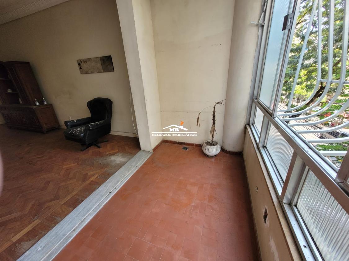 Apartamento à venda com 3 quartos, 138m² - Foto 4