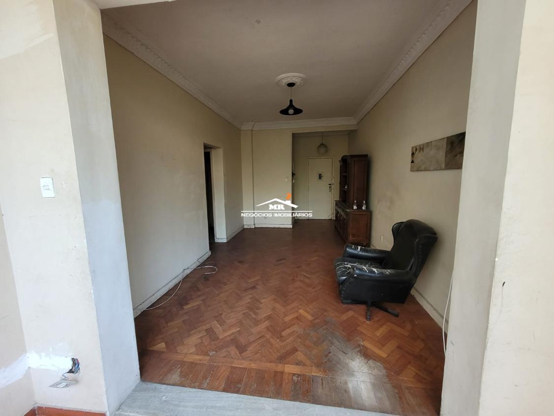 Apartamento à venda com 3 quartos, 138m² - Foto 2