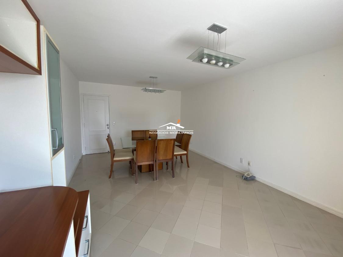 Apartamento à venda com 3 quartos, 115m² - Foto 2