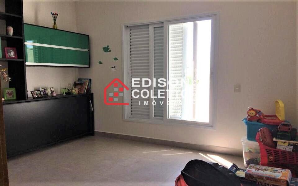 Casa de Condomínio à venda com 3 quartos, 220m² - Foto 12