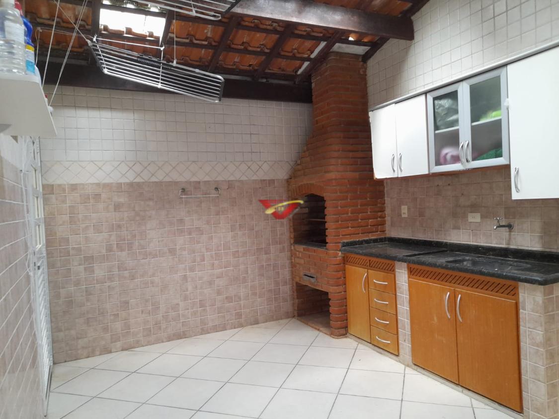 Casa à venda com 2 quartos, 89m² - Foto 2