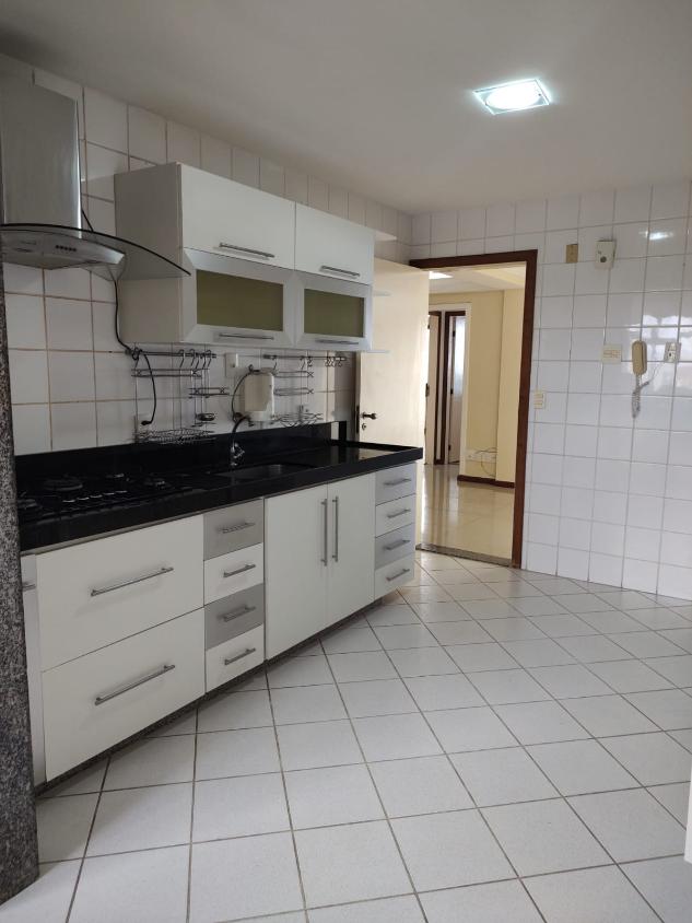 Apartamento à venda com 3 quartos, 140m² - Foto 11