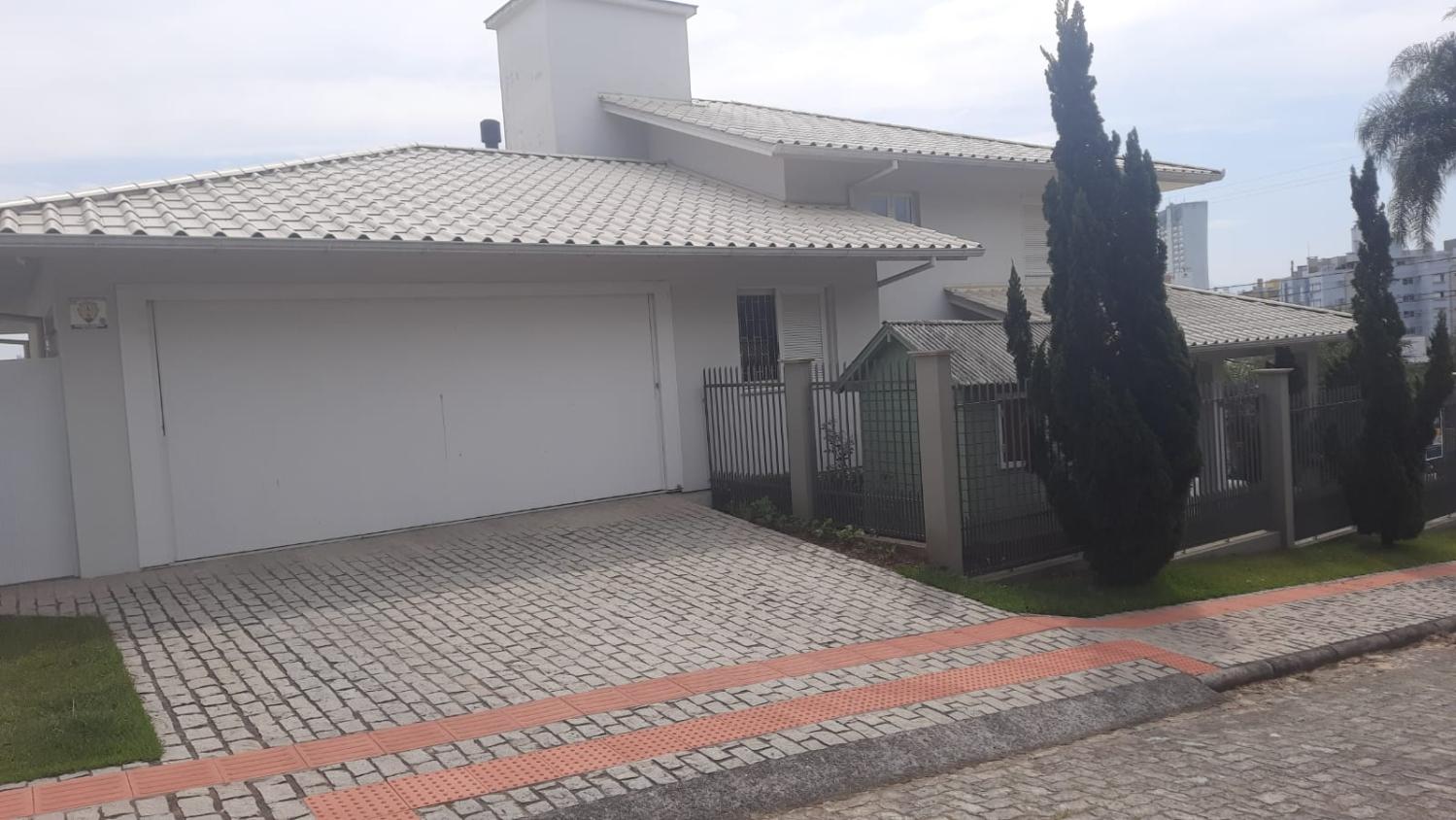 Casa à venda com 3 quartos, 315m² - Foto 5