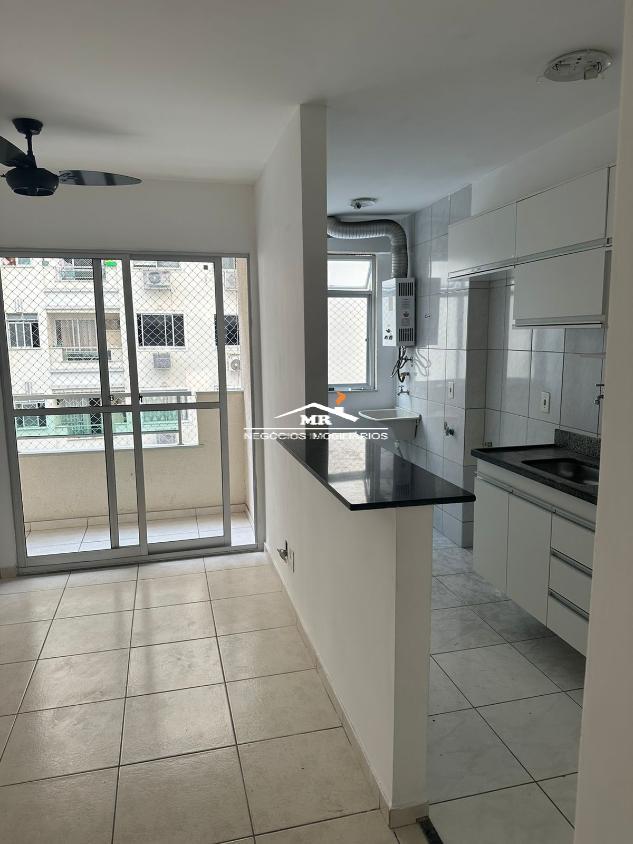 Apartamento à venda com 2 quartos, 65m² - Foto 3