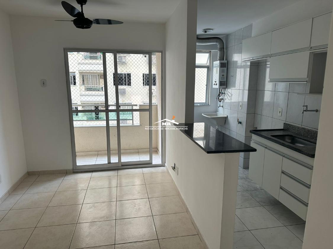 Apartamento à venda com 2 quartos, 65m² - Foto 2