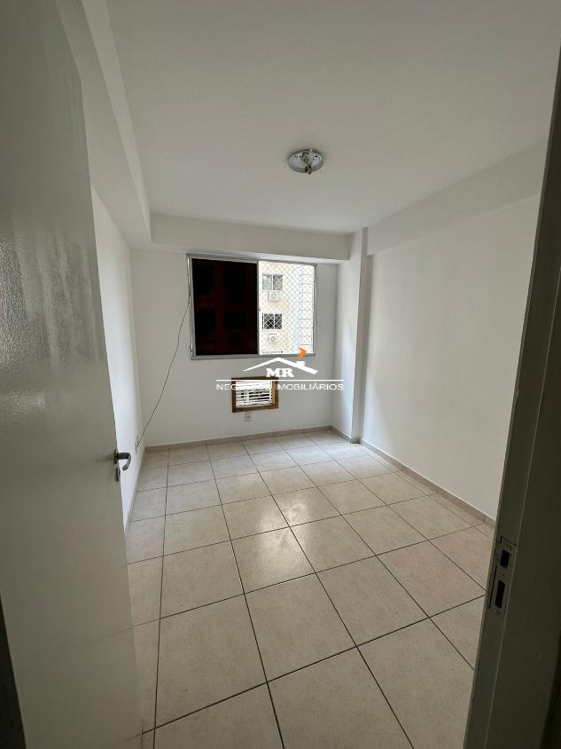 Apartamento à venda com 2 quartos, 65m² - Foto 13