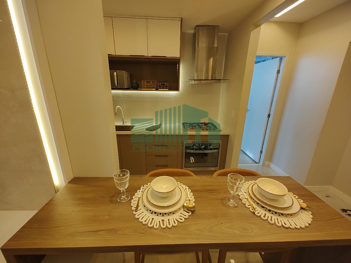 Apartamento à venda com 3 quartos, 70m² - Foto 2