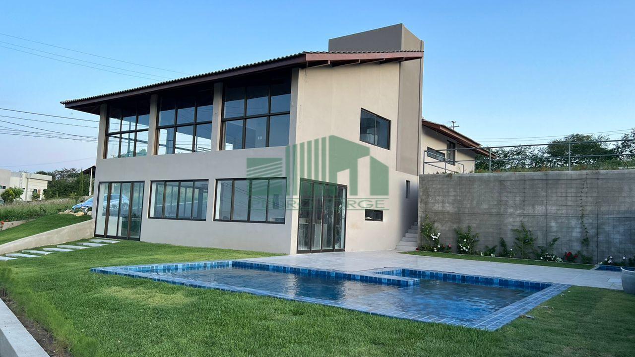 Casa de Condomínio à venda com 4 quartos, 400m² - Foto 1