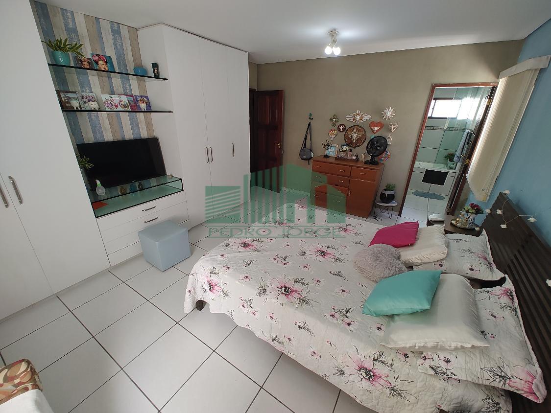 Casa à venda com 4 quartos, 250m² - Foto 9