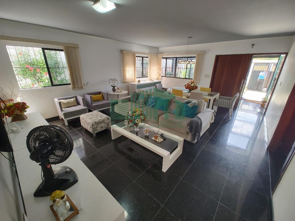 Casa à venda com 4 quartos, 250m² - Foto 5